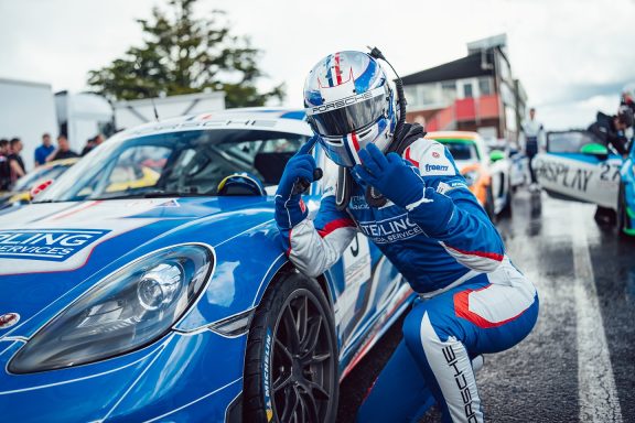 oskar dix Porsche spring challenge helmet